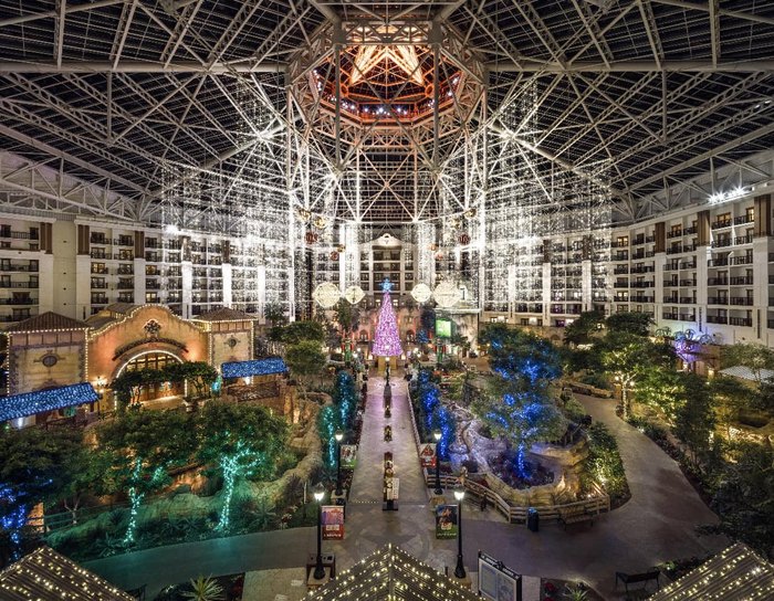 Enter An Ice Land In Texas This Winter At The Gaylord Texan Hotel