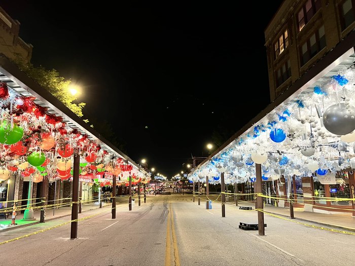 Visit Route 66 Christmas Chute In Oklahoma For Festive Lights