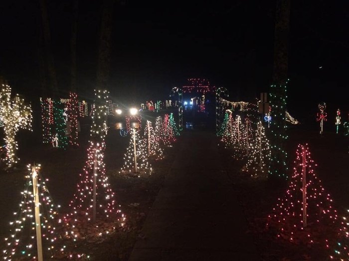 Drive-Thru Christmas Lights Display In Alabama: Palisades Park