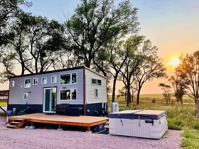 Best Places To Stay In Nebraska: 19 Beautiful Getaways