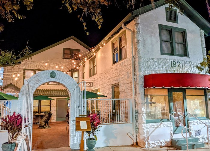 Enjoy A Meal At The 1921 Mount Dora Restaurant In Florida