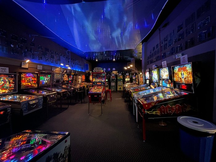 Pinball museum lights up in Hendersonville