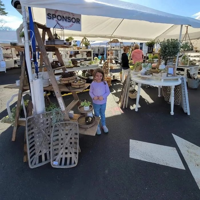 The Braselton Antique And Artisan Festival In Is So Fun