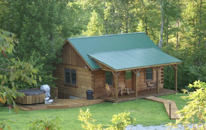 romantic-pigeon-forge-log-cabin-w-hot-tub-sevierville-tn-evolve