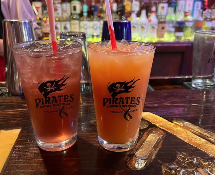 Orlando: Pirates Adventure Dinner Show with Drinks