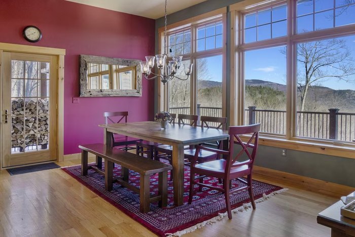 dining room in Newry cabin