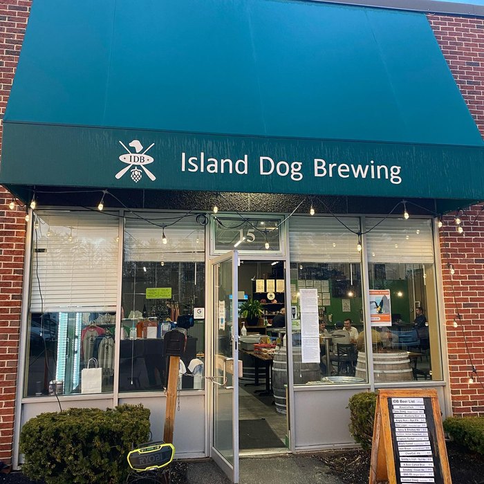 outside of Island Dog Brewing
