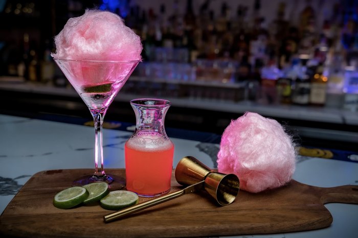 Drinks like The Matilda, which adds vodka, lime juice, grapefruit juice, and cotton candy to a martini glass, are more like masterful works of art here.