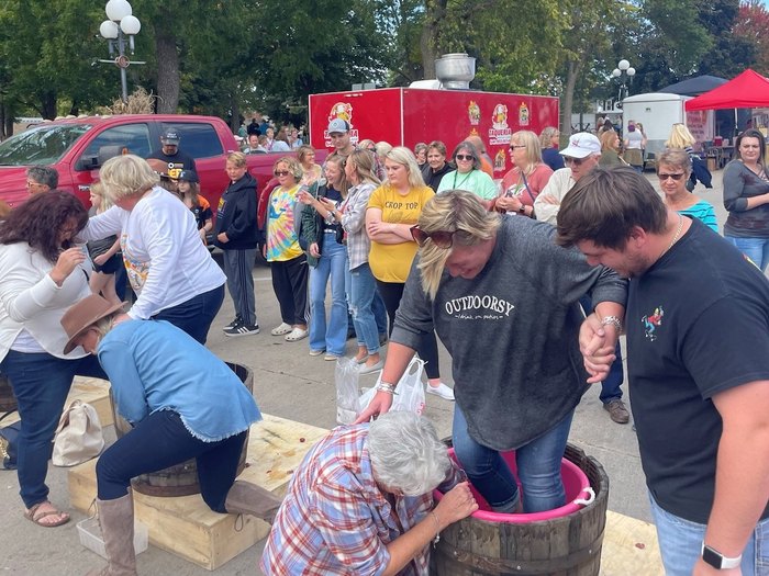Clear Lake Hosts A SmallTown Harvest Festival In Iowa