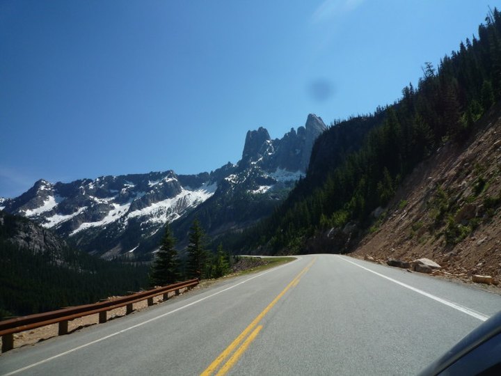 These 8 Road Trips In Washington Will Lead You To Places You'll Never Forget