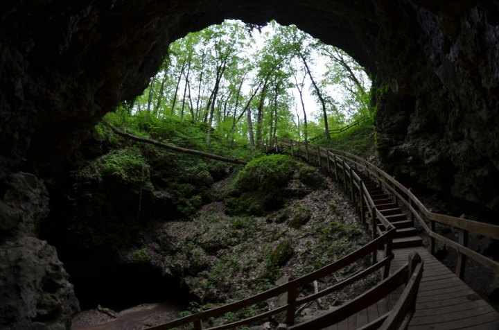 10 Beautiful Natural Wonders In Iowa You'll Want To Explore
