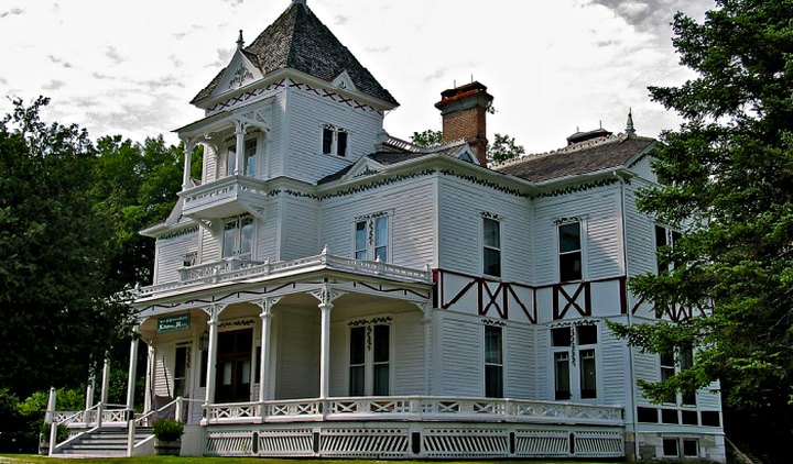 These 17 Terrifying Places In Vermont Will Haunt Your Dreams Tonight