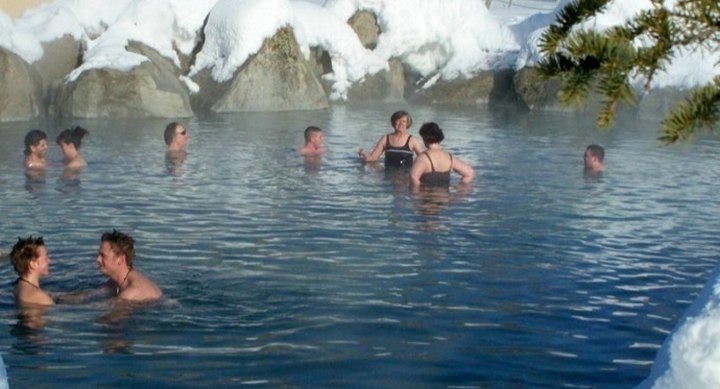 Everyone In Alaska Must Visit This Epic Hot Spring As Soon As Possible