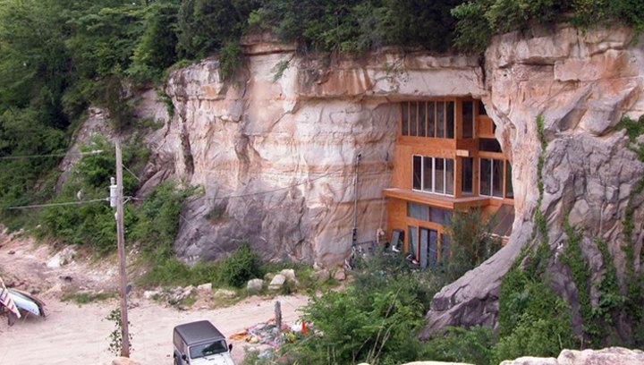 There’s No House In The World Like This One In Missouri
