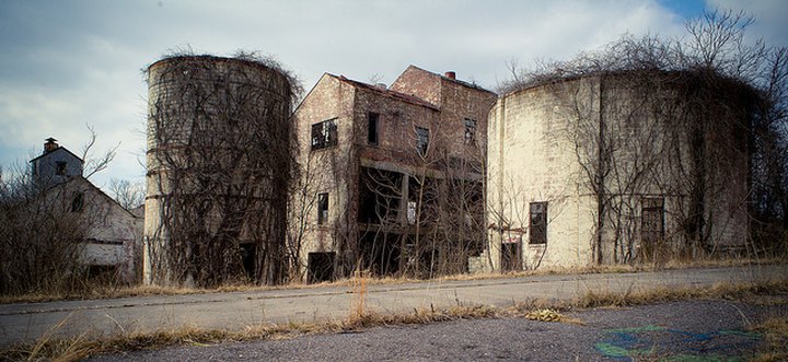 Nature Is Reclaiming This One Abandoned Pennsylvania Spot And It's Actually Amazing