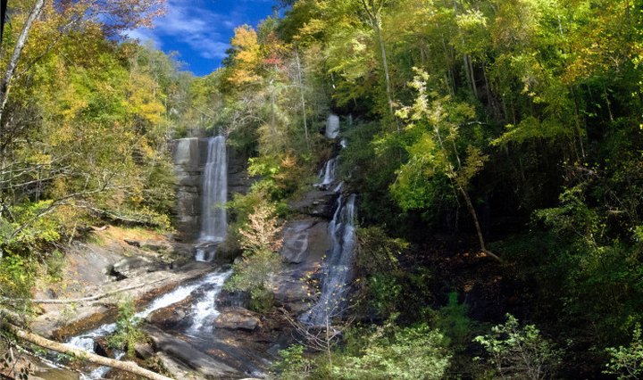 Everyone In South Carolina Must Visit This Epic Waterfall As Soon As Possible