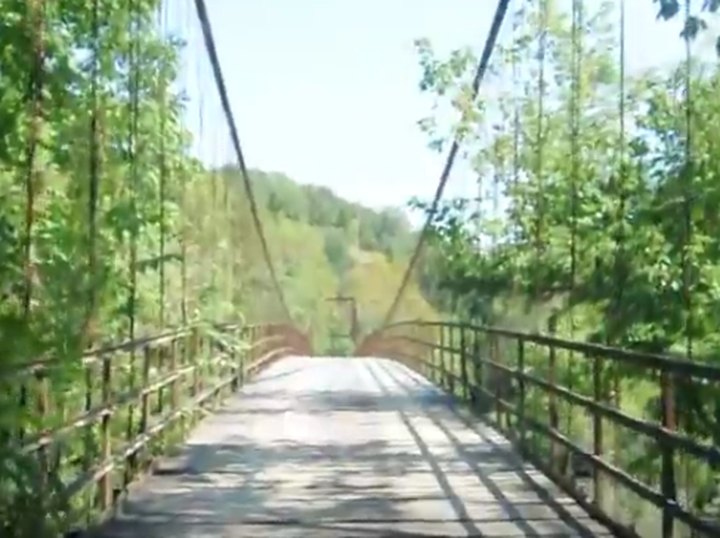 This Pair of Terrifying Swinging Bridges In Missouri Will Make Your Stomach Drop