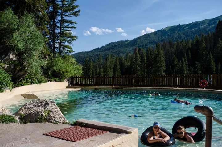 Everyone In Wyoming Must Visit This Epic Hot Spring As Soon As Possible