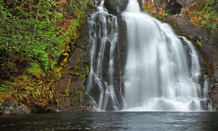 If You Didn't Know About These 8 Swimming Holes In Oregon, They're A Must Visit