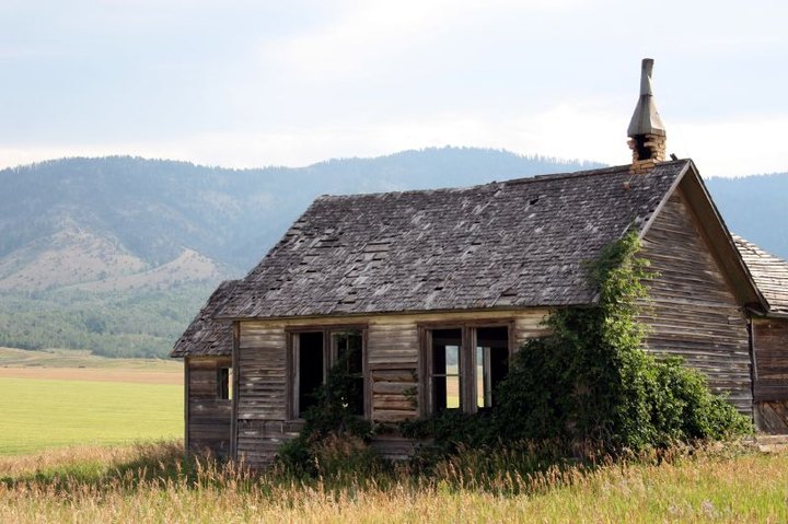 10 Abandoned Schools In Idaho That Nature Is Reclaiming
