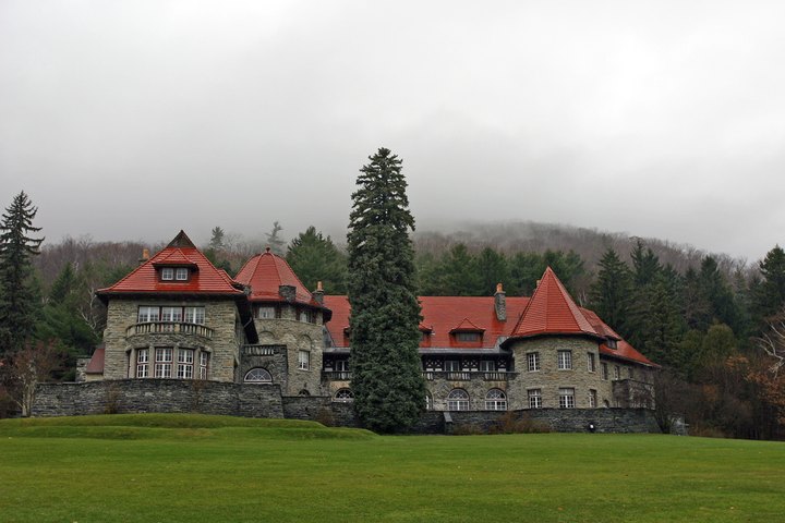 These 13 Terrifying Places In Vermont Will Haunt Your Dreams Tonight