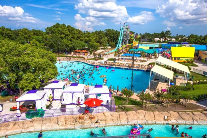 These 7 Waterparks Near Houston Are Going To Make Your Summer AWESOME