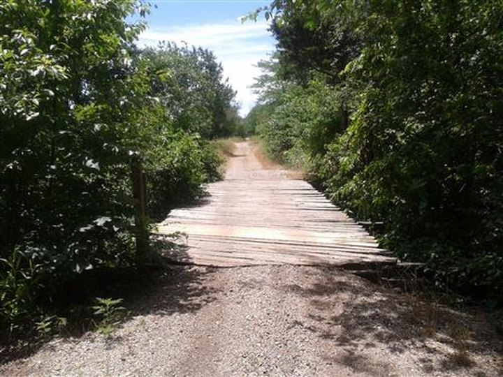 You’ve Never Experienced Anything Like This Epic Abandoned Railroad Hike In Oklahoma