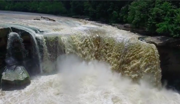 This Drone Flyover Of Cumberland Falls In Kentucky Will Make You Want To Visit