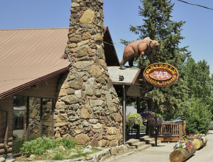 This Remote Restaurant In Montana Will Take You A Million Miles Away From Everything