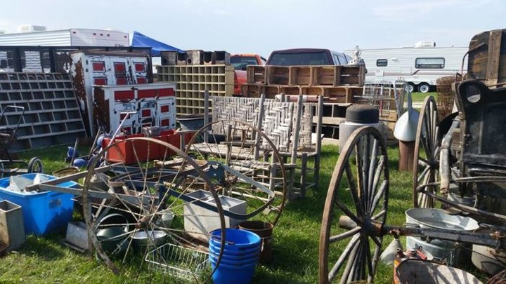 One Of The Biggest Flea Markets In The Midwest Is Right Here In Iowa