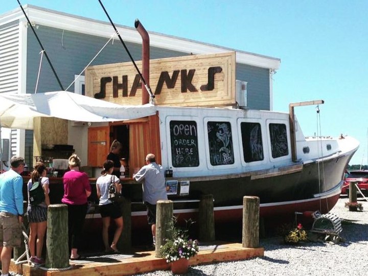This Connecticut Restaurant Is Actually A Boat And You Need To Visit
