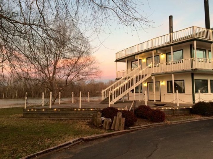 8 Arkansas Restaurants Right On The River That You’re Guaranteed To Love