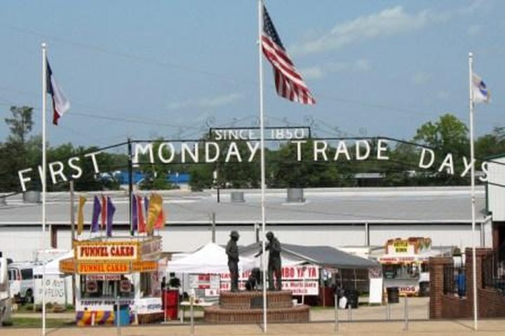 Everyone In Texas Should Visit This Epic Flea Market At Least Once