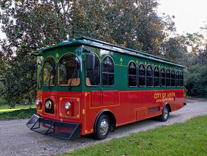 There's A Magical Trolley Ride In South Carolina That Most People Don't Know About