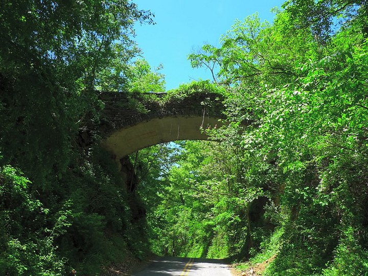 The Story Behind This Haunted Bridge In North Carolina Is Truly Creepy