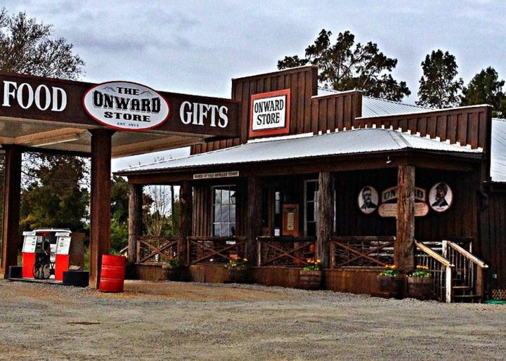 The Tiny Town In Mississippi With The Most Mouthwatering Restaurant