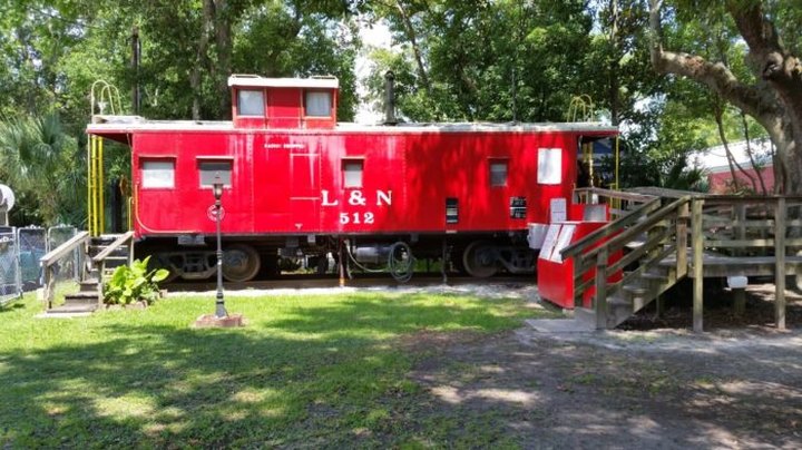 This Ice Cream Shop Inside A Mississippi Train Will Bring Out Your Inner Child
