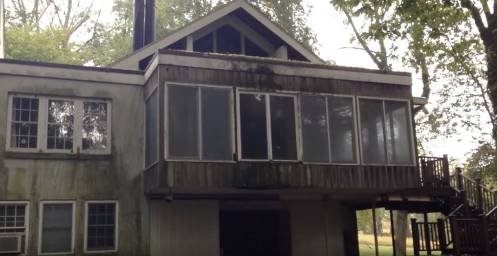 The Abandoned House From The 1940s That's Perfectly Preserved