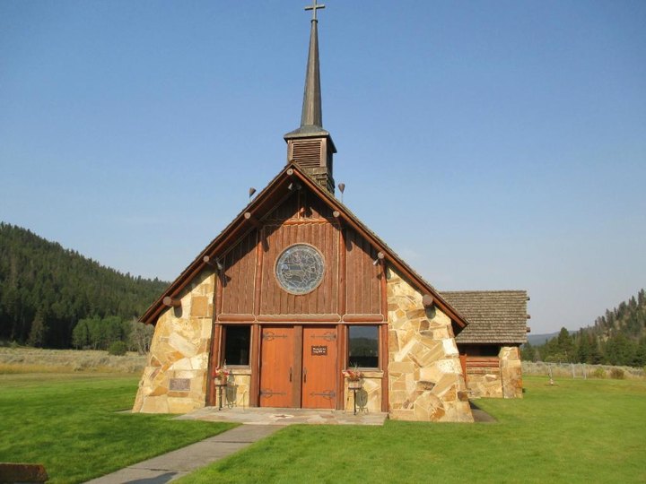 The Chapel In Montana That's Located In The Most Unforgettable Setting