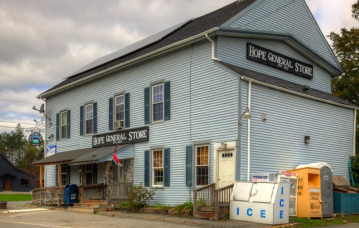The Oldest General Store In Maine Has A Fascinating History