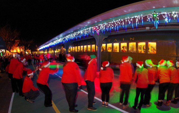 The Magical Polar Express Train Ride In Vermont Everyone Should Experience At Least Once