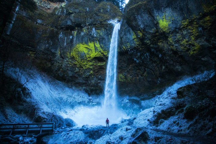 8 Picturesque Trails In Oregon That Are Perfect For Winter Hiking