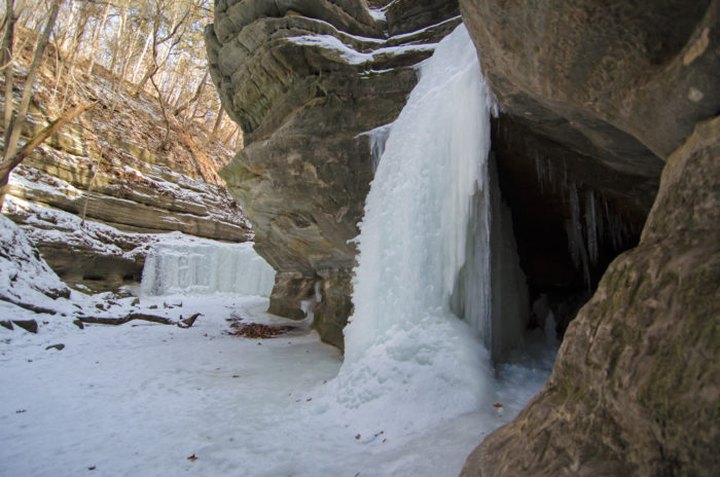 9 Gorgeous Frozen Waterfalls In Illinois That Must Be Seen To Be Believed