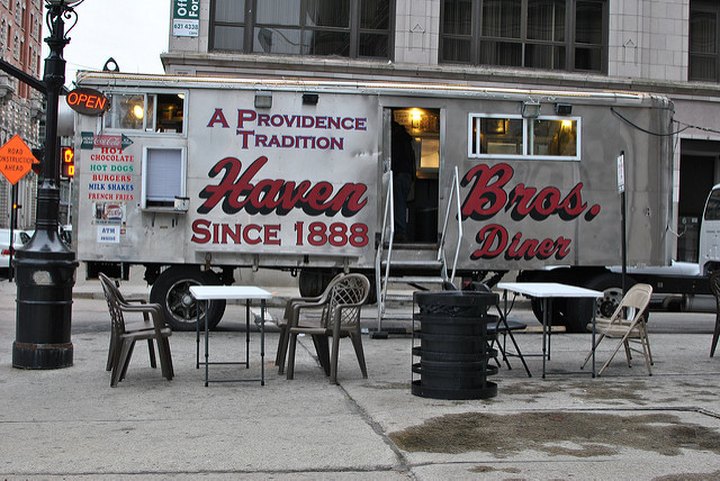 The Oldest Restaurant On Wheels In America Is Right Here In Rhode Island And It's Amazing