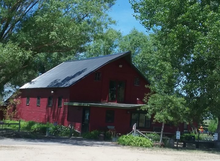 Green Gables Of Pleasant Valley Restaurant In Nebraska Has The Most Magical Surroundings