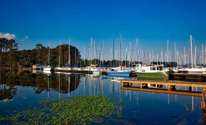 These 9 Lakefront Towns In Alabama Will Make You Want To Move