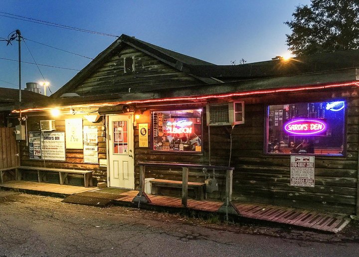9 Unsuspecting Restaurants In South Carolina With Food So Good It Should Be Illegal