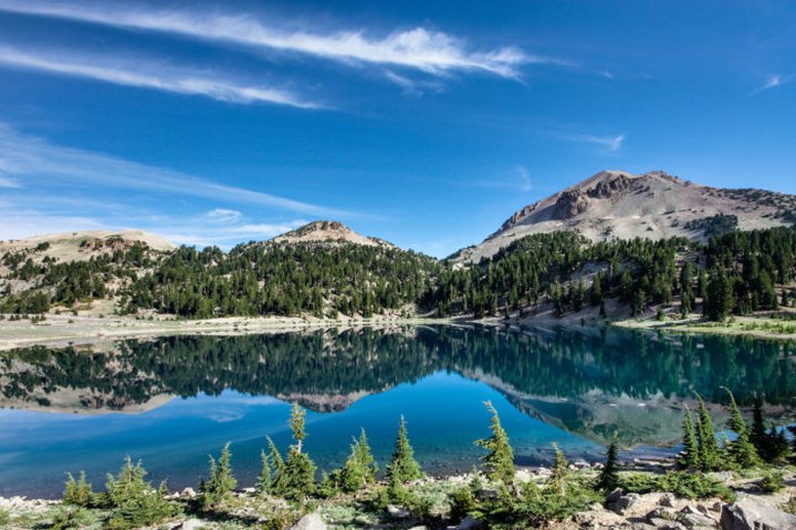 The Sapphire Lake In Northern California That's Devastatingly Gorgeous