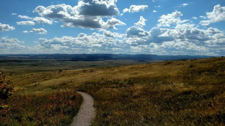 11 Beautiful Hikes To Add To Your Outdoor Bucket List In South Dakota