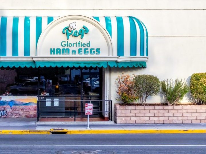 Visit This Iconic Restaurant In Nevada For The Most Epic Breakfast Of Your Life